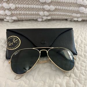 Polarized Classic Ray-Ban Aviators. Gold frame, green lens